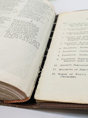 ✝️Holy Bible Old and New Testaments Eyre and Spottiswoode India Paper Printed GB - Picture 20 of 24