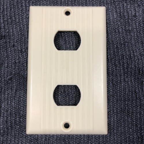 Vintage Sierra Electric Co 2 Hole DESPARD Ivory Light Switch Plate Cover