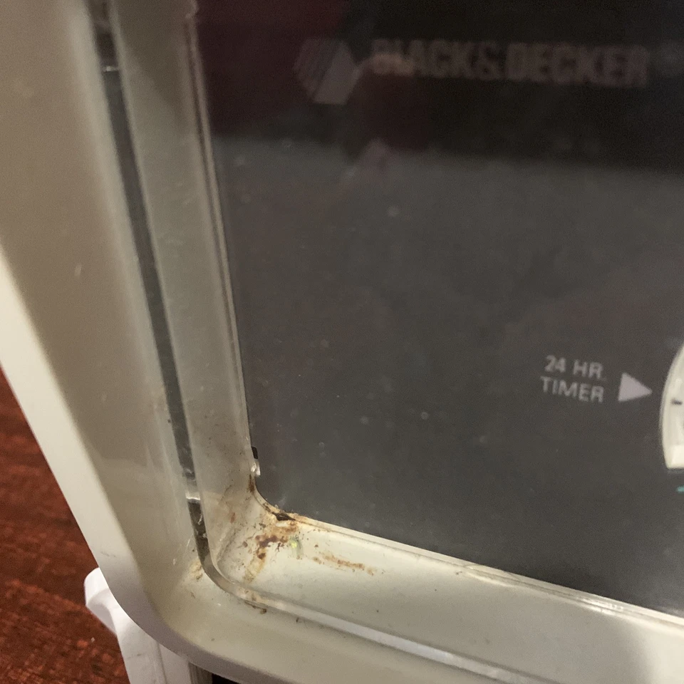 Black And Decker Space Saver Coffee Maker. Tested / Works As It Was Designed  - Image 3 of 4