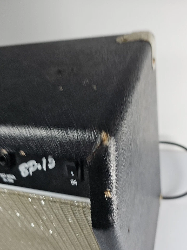 Squier by Fender BP-15 Bass Amplifier - Image 4 of 4