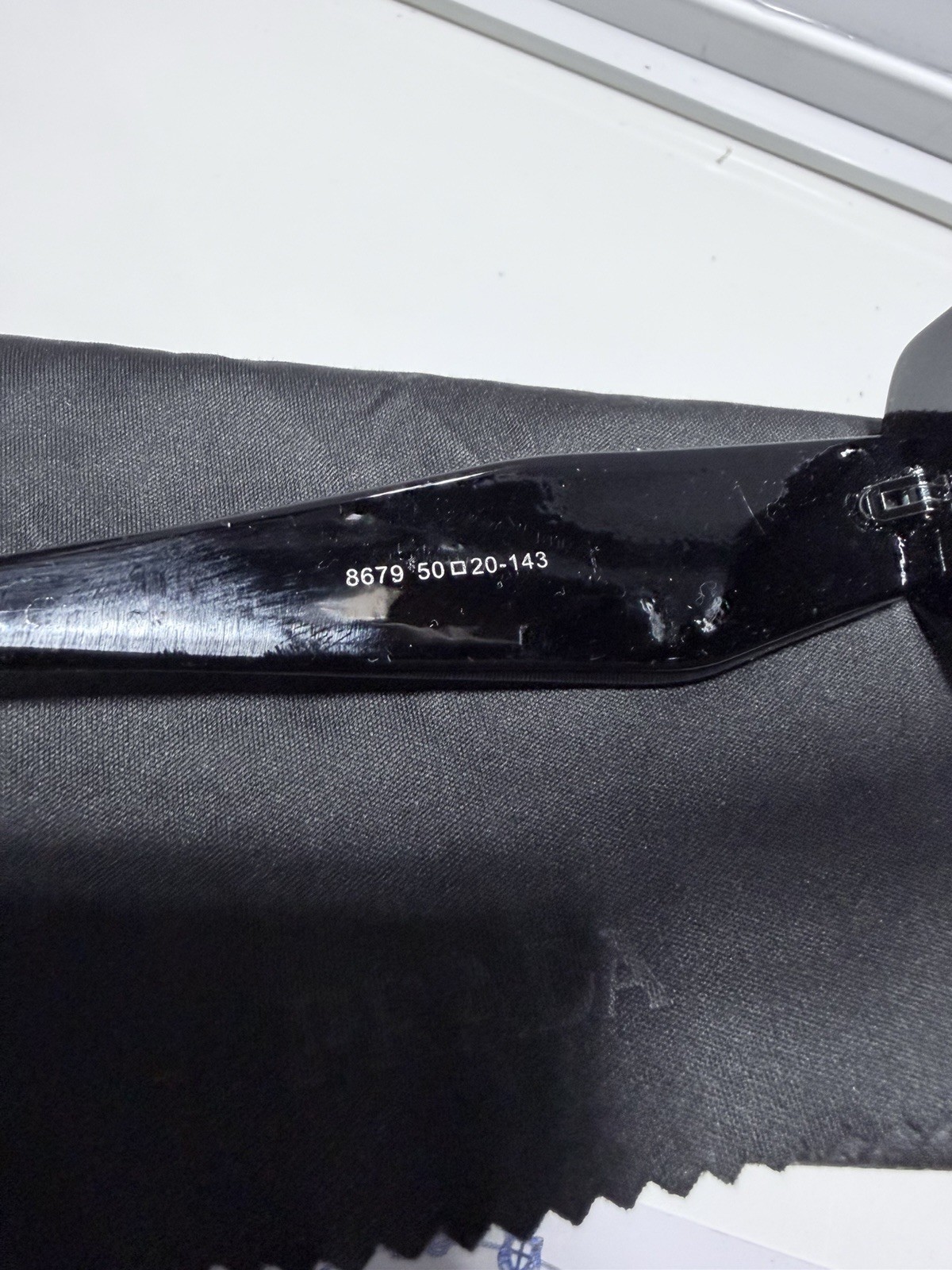 Prada 8679 Black Rectangular Sunglasses 50-20-143… - image 9