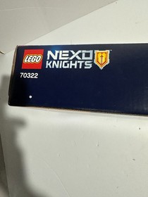 LEGO Nexo Knights - Axl's Tower Carrier - 70322 - New sealed in box - retired