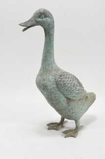 Q76R78 Figura jardín pato bronce