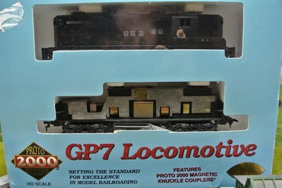 Proto 2000 Diesellok GP7 unbespielt HO DC Analog Neu mit Karton