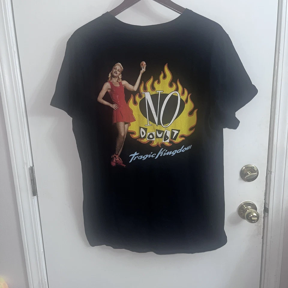 Camiseta De Colección No Doubt Tragic Kingdom Años 90 Manga Corta FALTA ETIQUETA Usada Foto 2 de 4