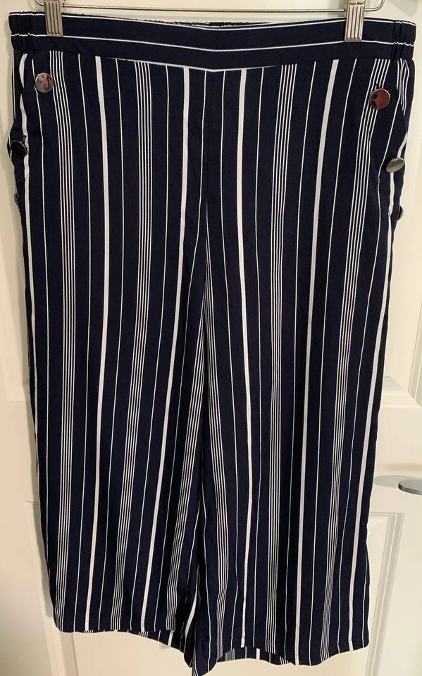 Ladies Size 12 &me Cropped Pants Navy & White Pockets Wide Leg