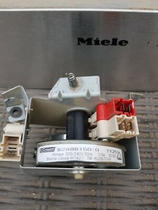 Miele Herd Backofen Kochfeld gebraucht Ersatzteile Crouzet 82888150-0