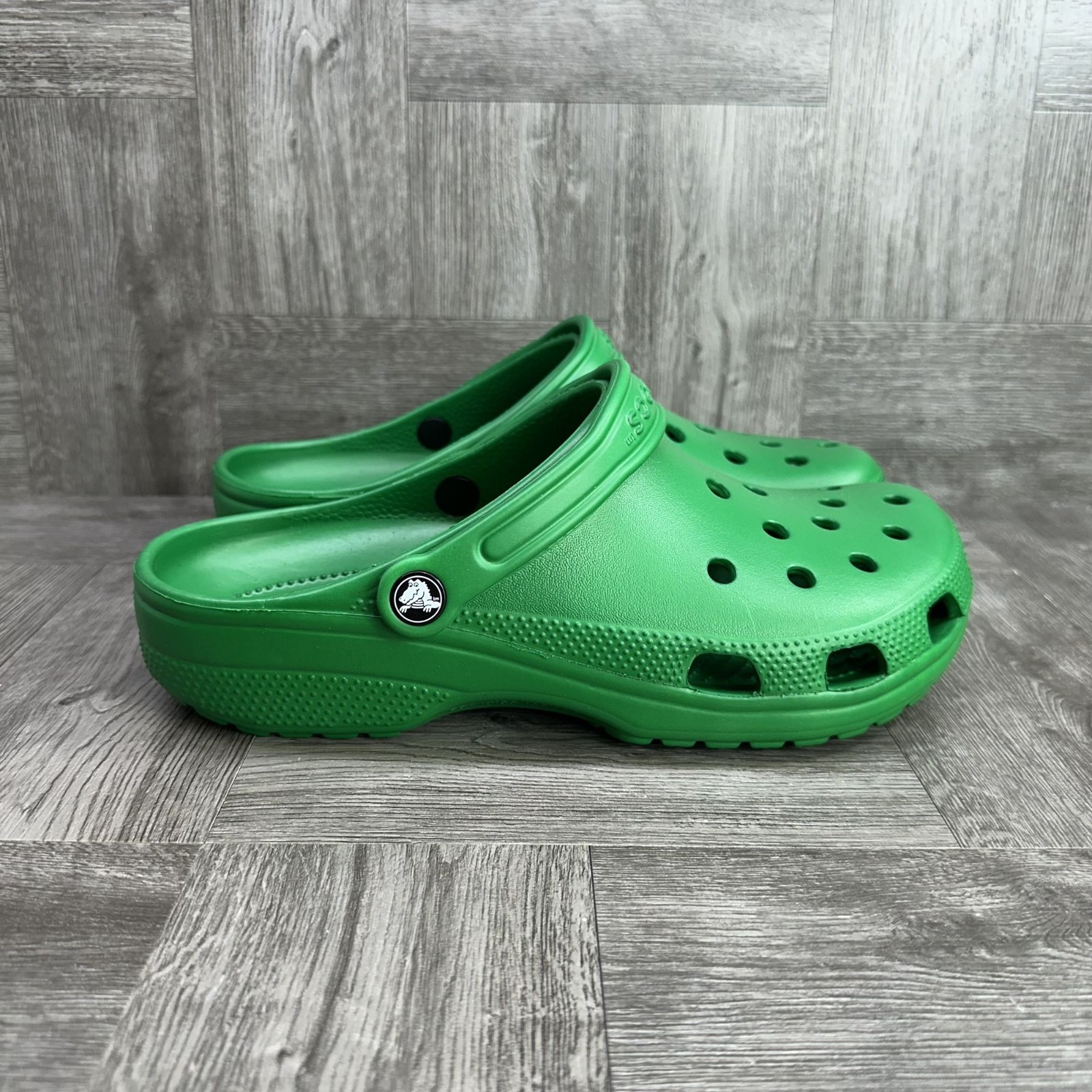 Crocs Classic Unisex Green Clogs Men's 9 Women's 11
