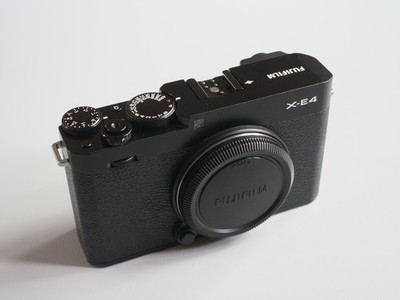 fujifilm x-e4 26.1MP mirrorless digital camera black (body only)