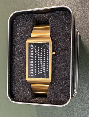 IN ORIGINAL BOX VTG 2003 Tokyoflash PIMP ''Trip The Light Fantastic'' Gold Watch