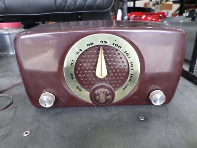 Vintage ZENITH  Model 7H918 FM radio - Bakelite - Original Works PERFECT NICE