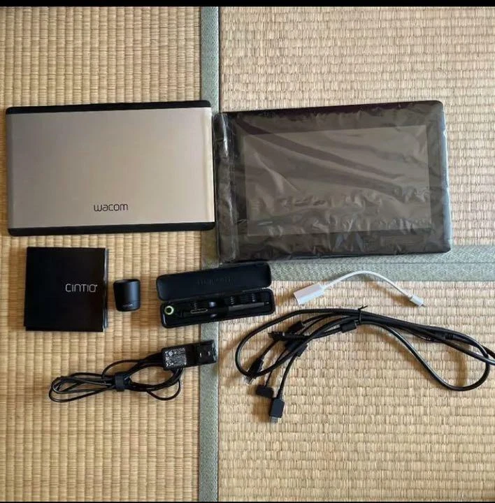 USED Wacom Cintiq 13HD DTK-1301/K0 Interactive Pen Display - Image 2 of 2