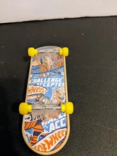 Tech Deck Hot Wheels Fingerboard Skateboard