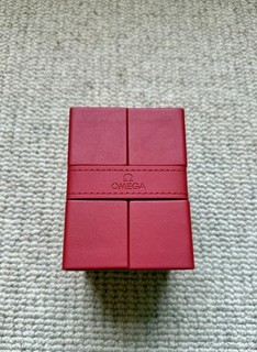 Genuine OMEGA Red Leatherette Travel Case & Watch Holder Cushion – Authentic