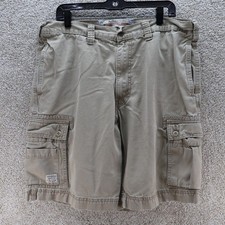 Levi s Signature Cargo Shorts Men s 36 Khaki Workwear Utility Pockets see minor