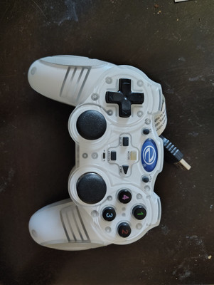 Game Elements Recoil GGE909 White USB Game Controller