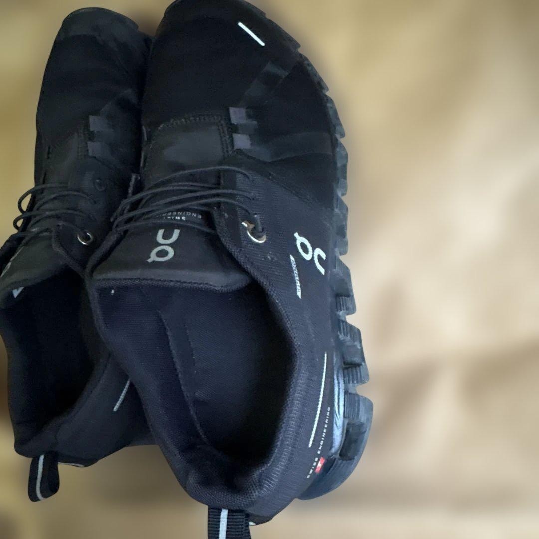 On Cloud 5 Waterproof Men's Sneakers Black 7.5 US, Lightweight, New image 5