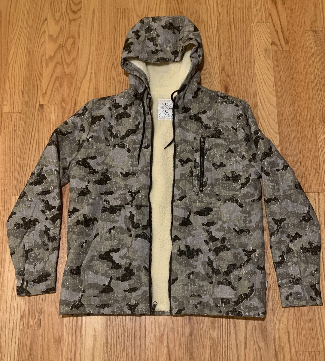 COLD CULTURE Mens Military Camo Faux Sherpa Jacket Size S EUC Chest Pocket