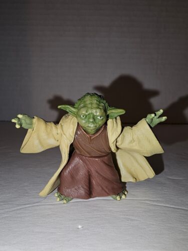 Figurine articulée Star Wars Yoda Jedi Master 3,75 pouces saga Attaque des Clones  - Photo 1 sur 4