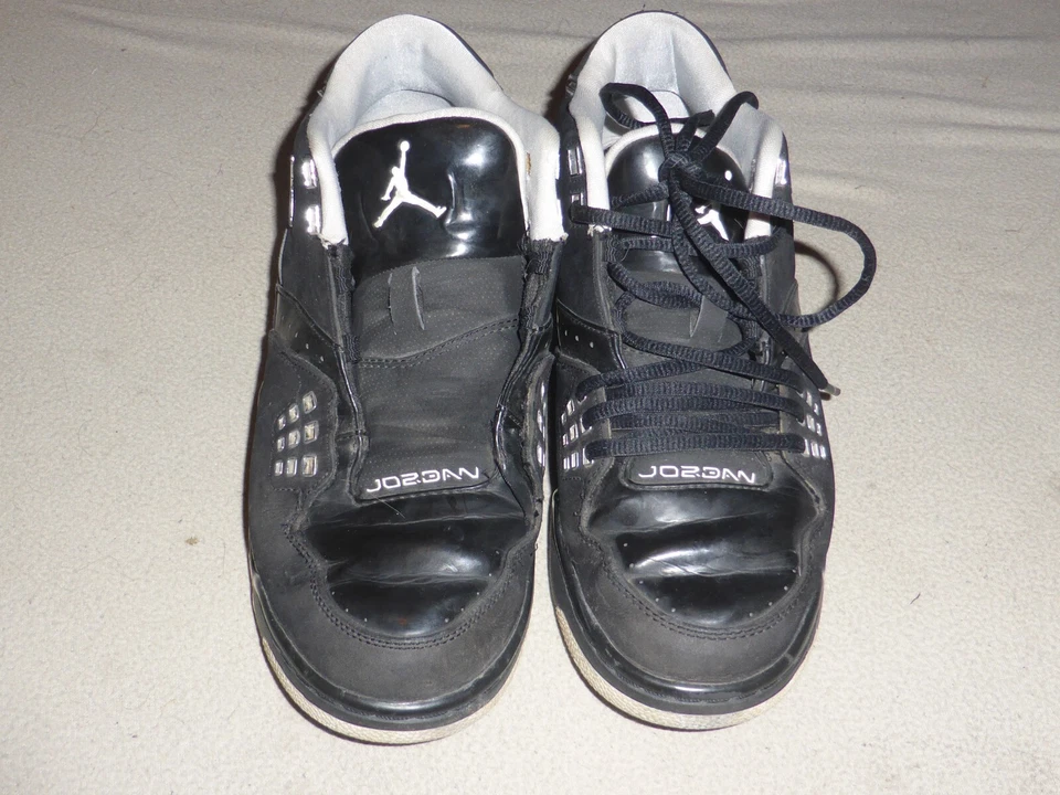 TÊNIS DE VOO NIKE AIR JORDAN FLIGHT 23 317820-005 TAMANHO 8.5 PRETO PRATA JUMPMAN - Imagem 2 de 4