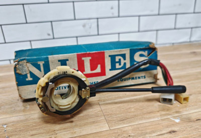 DATSUN 160J 710 TURN SIGNAL SWITCH ASSY RHD NILES NEW GENUINE JAPAN