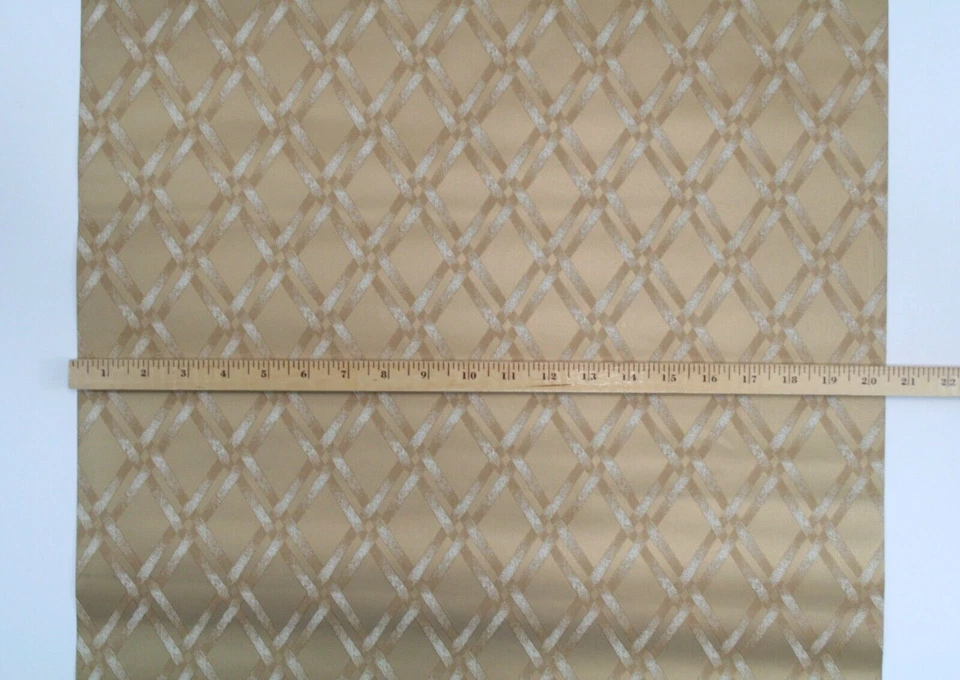 Papel Pintado York Doble Rollo Oro Mate Blanco Diamante Enrejado Elegante Contemporáneo Foto 3 de 4