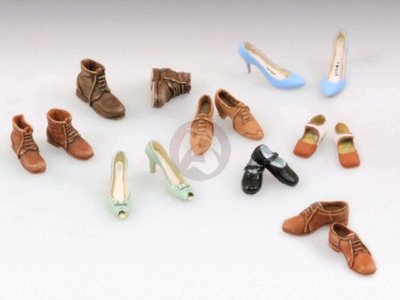 Royal Model 1/35 Assorted Shoes for Men Women & Children (8 pairs) [Diorama] 787