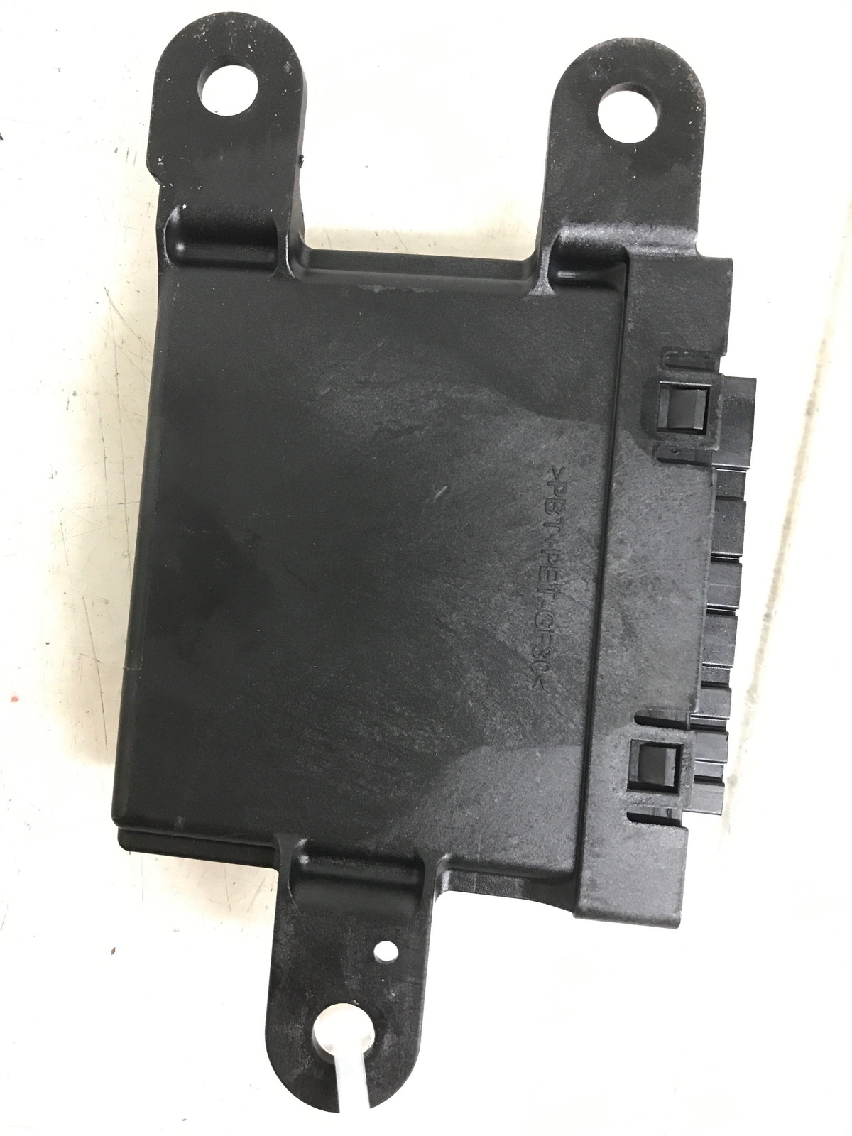 2017 - 2022 MASERATI LEVANTE OEM PARK ASSIST CONTROL MODULE UNIT 670032406