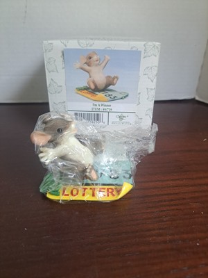 Charming Tails Im A Winner - Jackpot Figurine