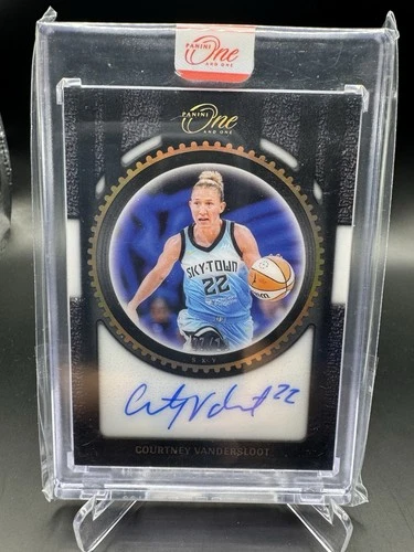 Courtney Vandersloot 2025 Panini Courtney Vandersloot Gold