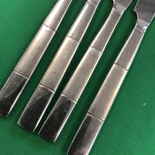 CBS91 Cambridge Geometric Glossy Satin Stainless Flatware Lot of 4 Dinner Knives