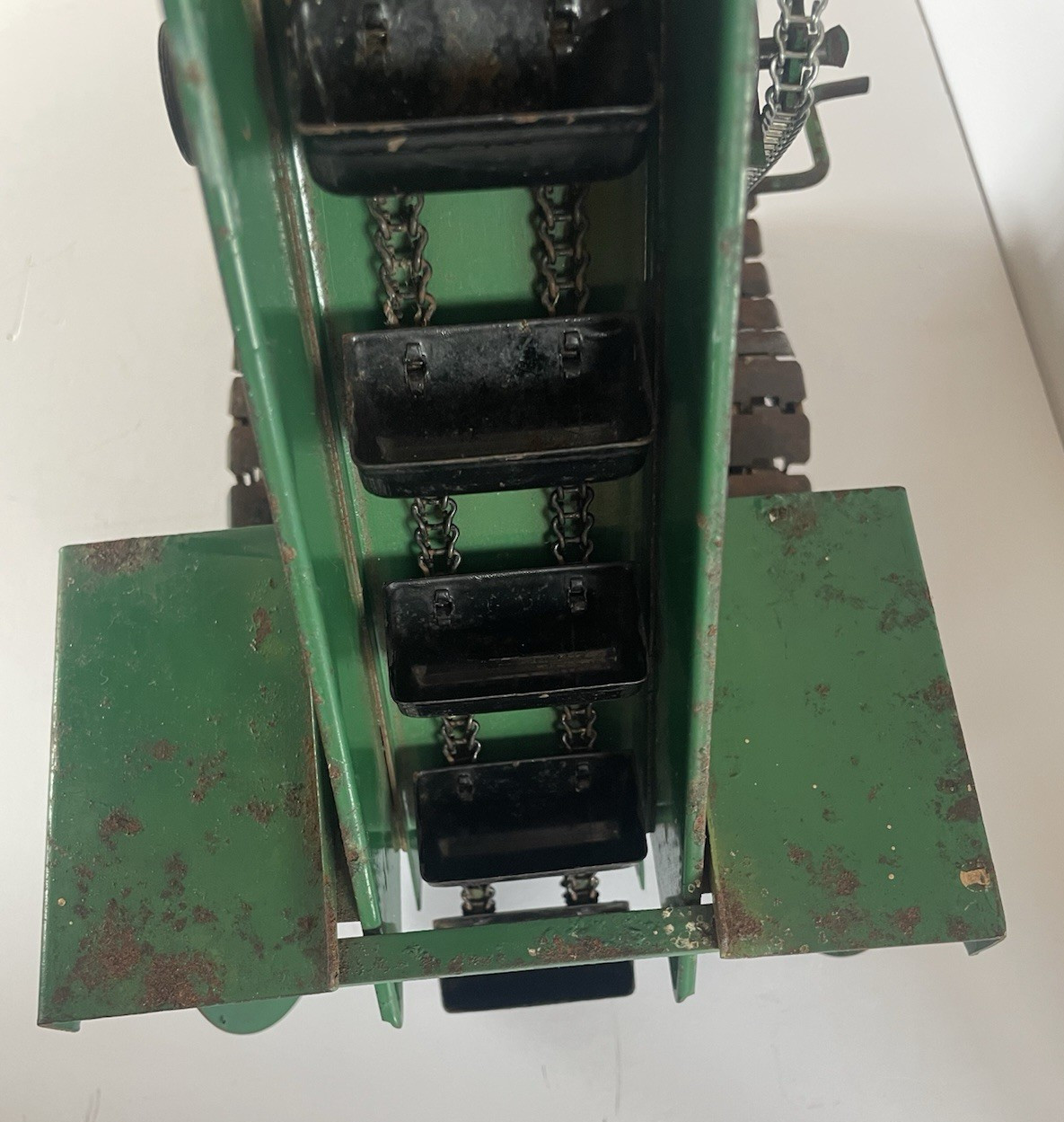 VINTAGE DOEPKE MODEL TOYS BARBER GREEN BUCKET LOADER