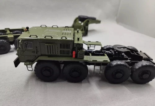 Camión tractor SSM 1/43 RUSO MAZ-537 + Semirremolque CMZAP-5247G modelo fundido a presión - Imagen 14 de 17