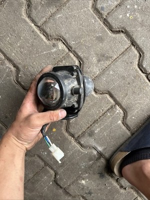 Aeon Cobra 422 Scheinwerfer Rechts 