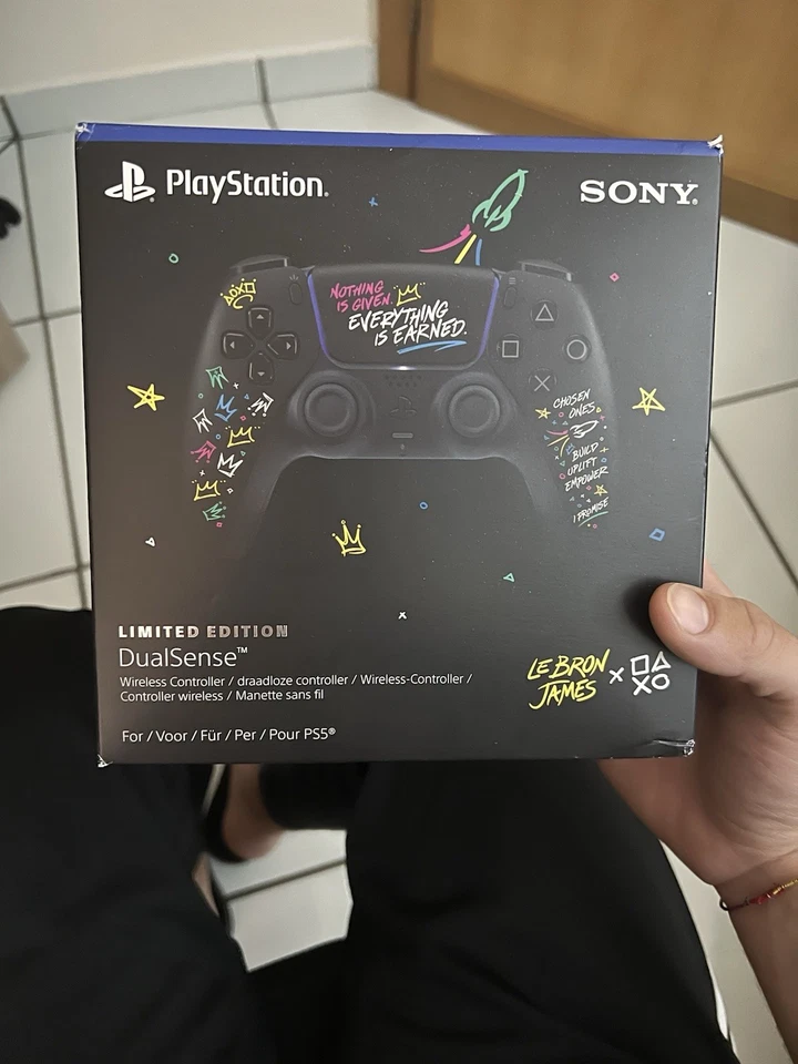 Sony PlayStation 5 DualSense Controller Lebron James edition, NEW NUOVO - Immagine 3 di 3