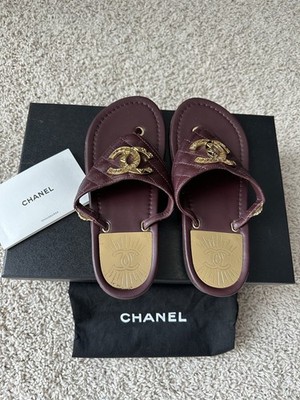 Chanel Interlocking CC Logo Leather Slides   Women's Size 35C (US 5)   Burgundy