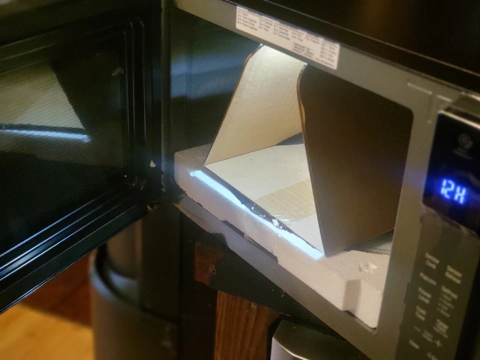 ⭐ LG NeoChef LMC2075ST 2.0 pies cúbicos 1200 W encimera de acero inoxidable abolladura menor trasera Foto 4 de 4