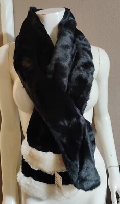 SAKS FIFTH AVENUE Scarf Faux Fur Dark Navy White Pull Through