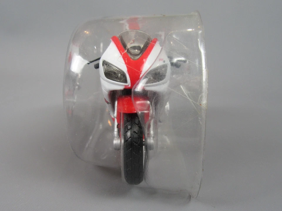 B707 Maisto China Yamaha YZF-R1 Moto De Carreras Roja 1:18 Nuevo En Blister - Imagen 2 de 4