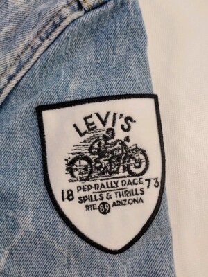 Levi's Jean Jacket Mens Sz Small Blue Denim Light Washed Trucker