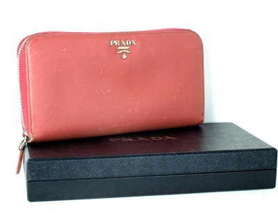 prada wallet milano