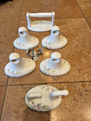 VTG Lenape Ceramic Bath Fixtures Pink Flower-Towel, Toilet Paper x2 & Robe Hook