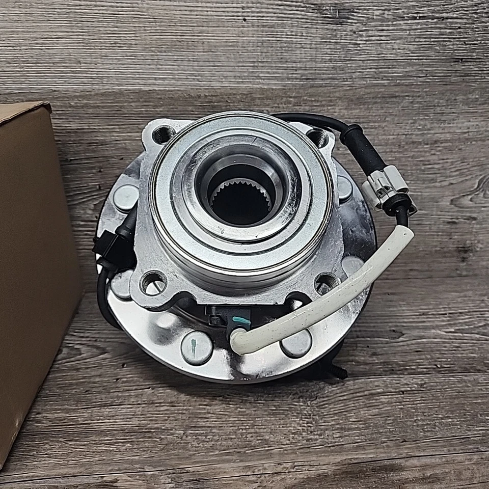 Cojinete y buje de rueda delantera 4x4 para Silverado Sierra Suburban 2500 3500 1500 HD Foto 3 de 4