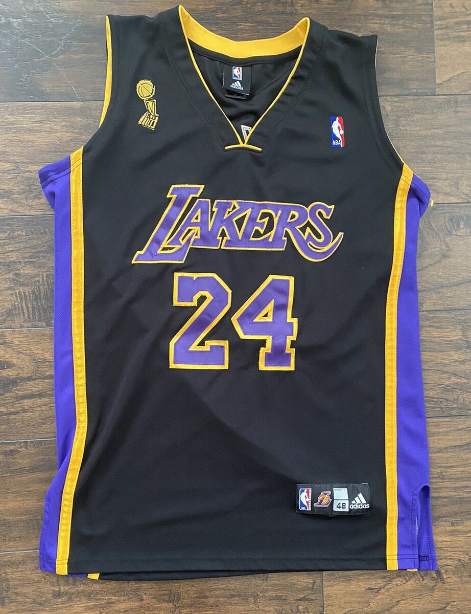 Adidas NBA Los Angeles Lakers Kobe Bryant #24 Trophy Patch Adidas NBA Los Angeles Lakers Kobe Bryant #24 Trophy Patch
