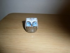 Vintage mini ceramic owl figure. 3.5cm. (E4)