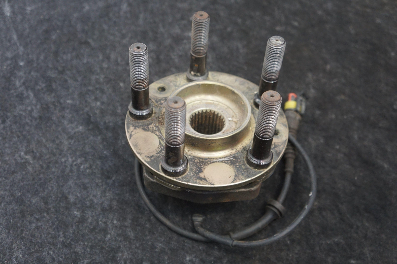 Left Center Hub Wheel Bearing OEM 220562 Ferrari F430 Challenge 2006