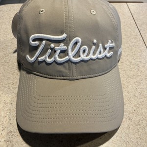 Casquette de golf Titleist Pro V1 grise maille snapback FootJoy FJ