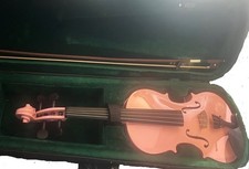 4/4 violin with case and bow