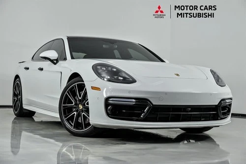 2020 Porsche Panamera GTS Image 1 of 4