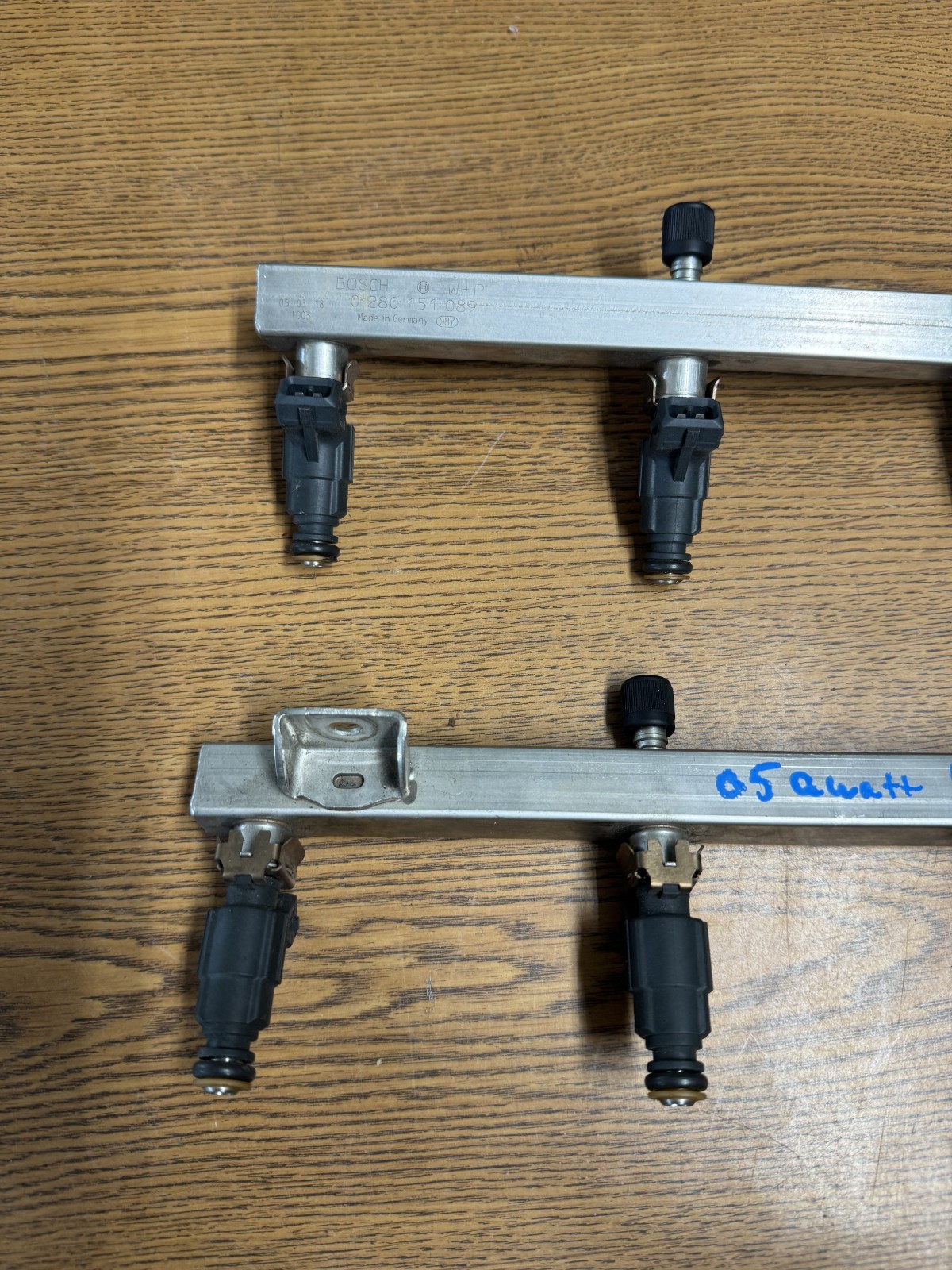 2004-2013 Maserati Quattroporte 4.2 Fuel Injection Rail Line & Injectors Set OEM